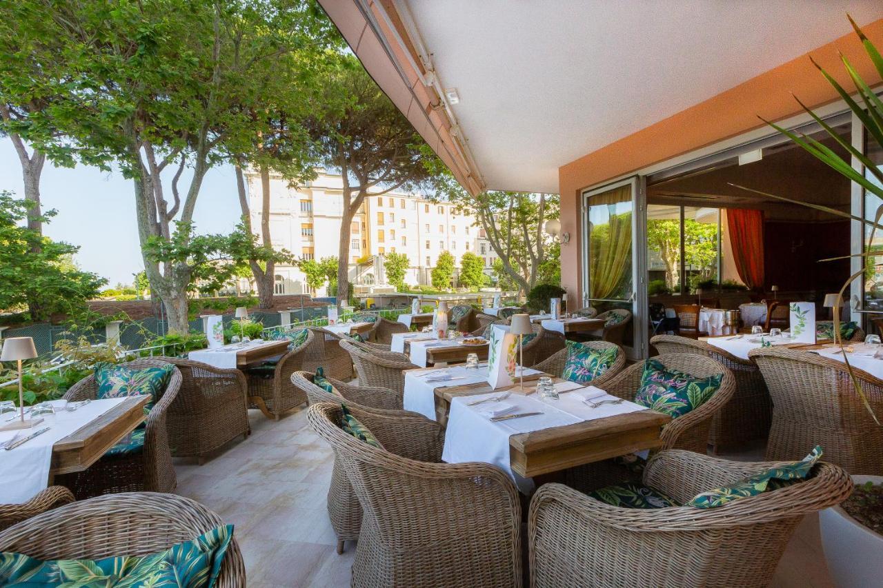 Hotel Milton Римини Екстериор снимка