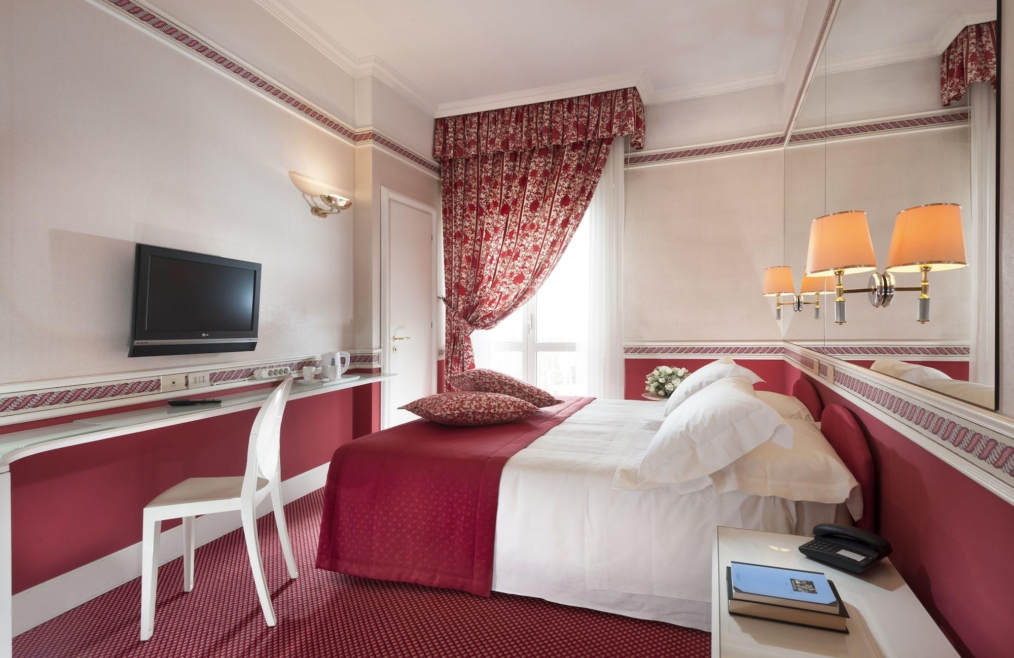 Hotel Milton Римини Екстериор снимка