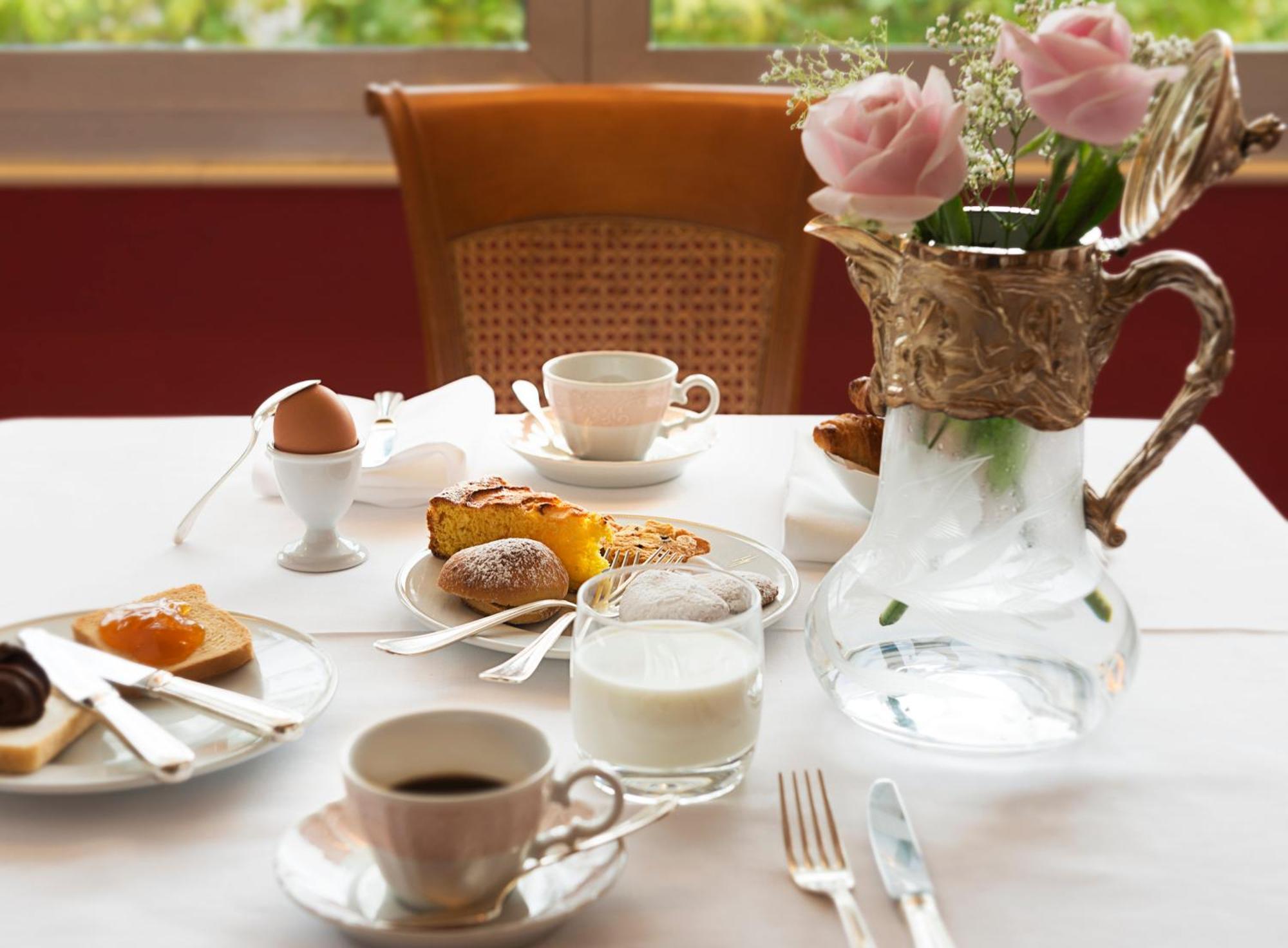 Hotel Milton Римини Екстериор снимка