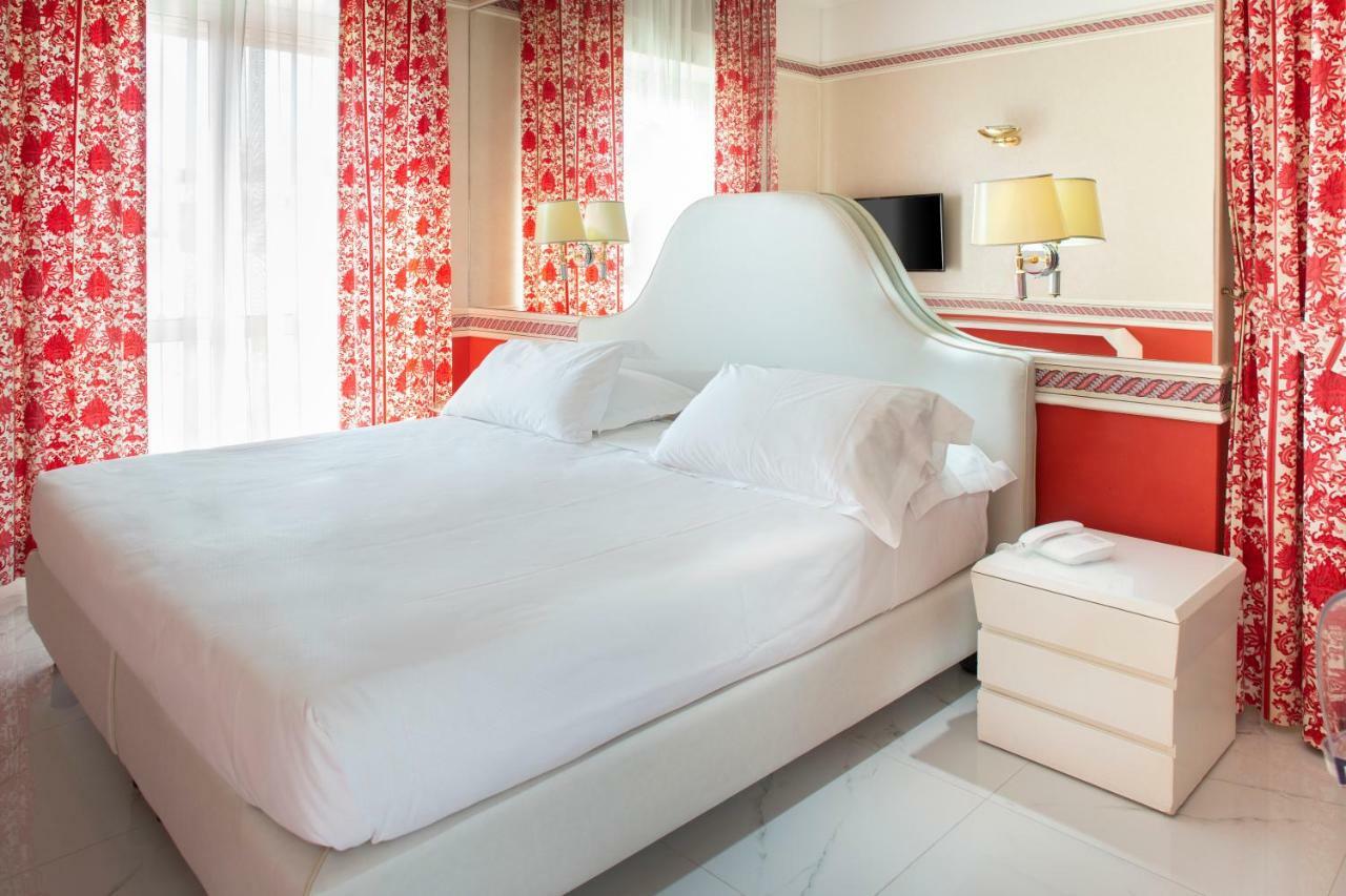 Hotel Milton Римини Екстериор снимка
