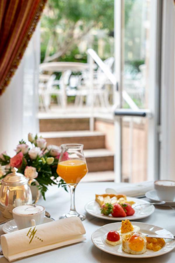 Hotel Milton Римини Екстериор снимка