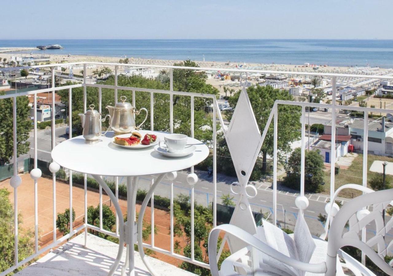 Hotel Milton Римини Екстериор снимка