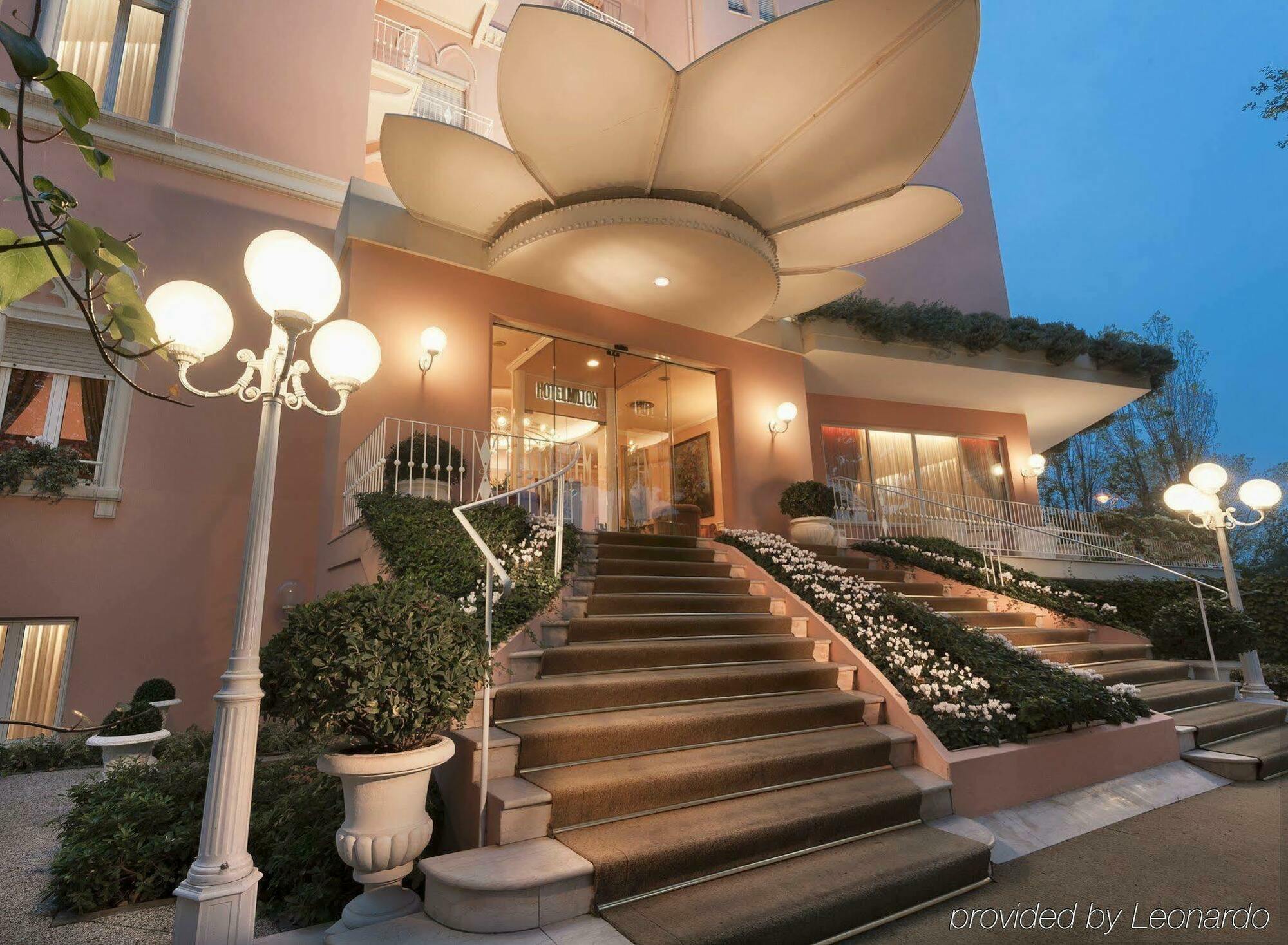 Hotel Milton Римини Екстериор снимка